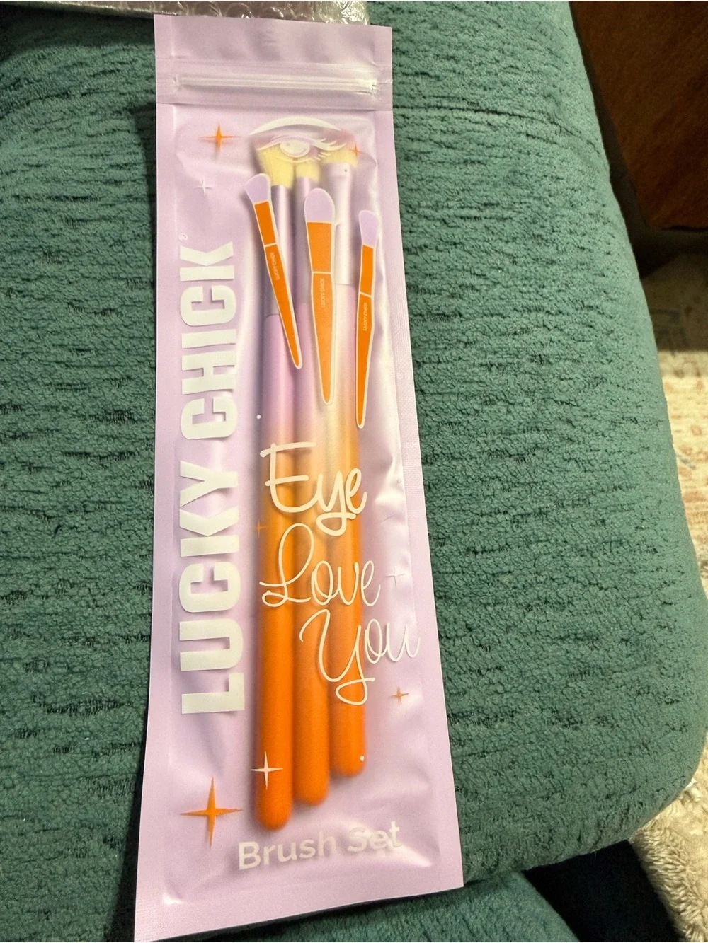 Lucky Chick Eye Love You Brush Set - New